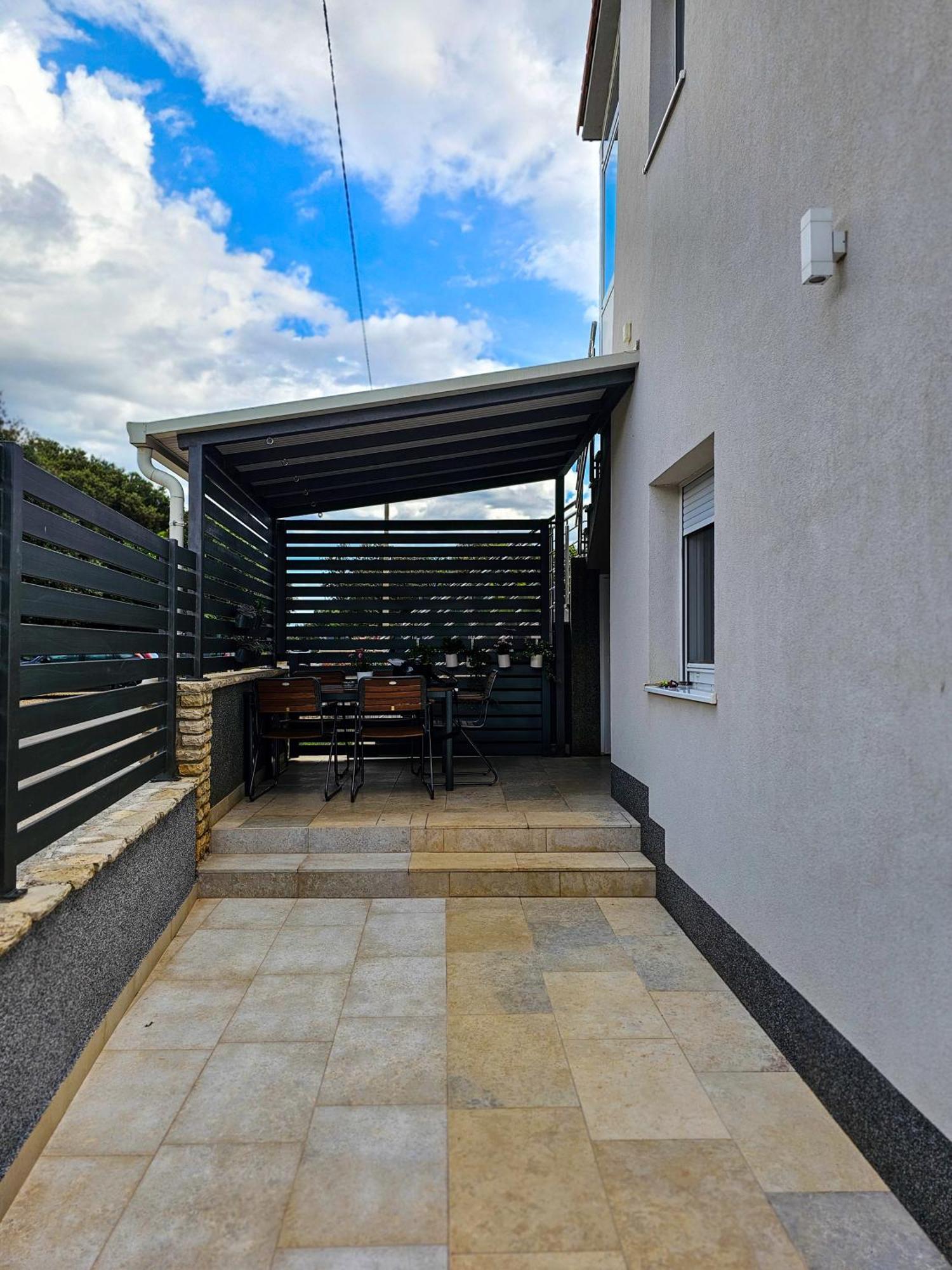 Maki I Mila Apartman Stinjan Pula Exteriör bild